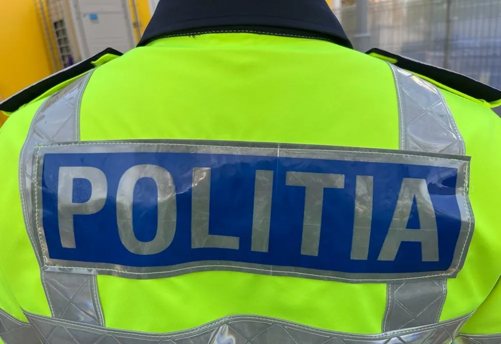 Bistrițean care a lovit un bătrân, în timp ce călătoreau cu autobuzul, reținut de polițiști