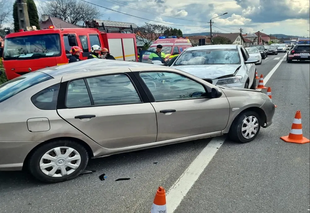 Accident în Bistrița! O șoferiță a fost rănită și a fost dusă la spital