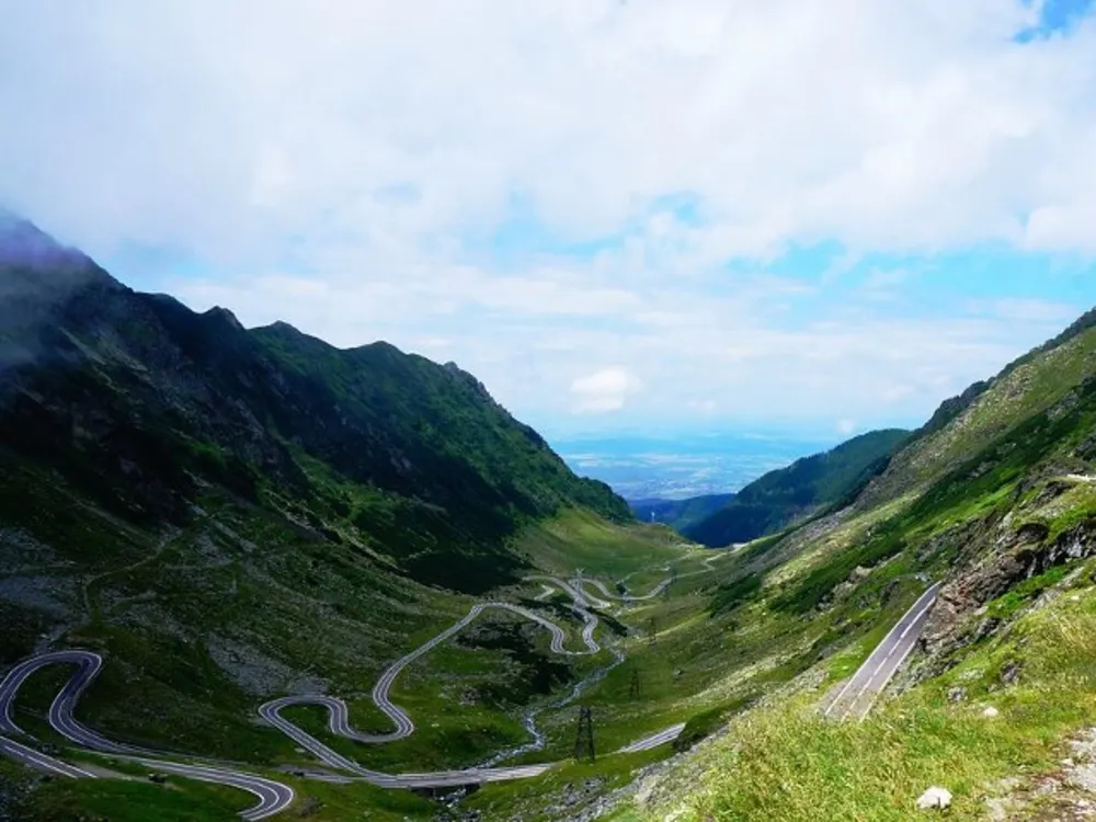 Transfăgărășanul rămâne deschis astăzi! Lucrările, amânate din cauza vremii nefavorabile