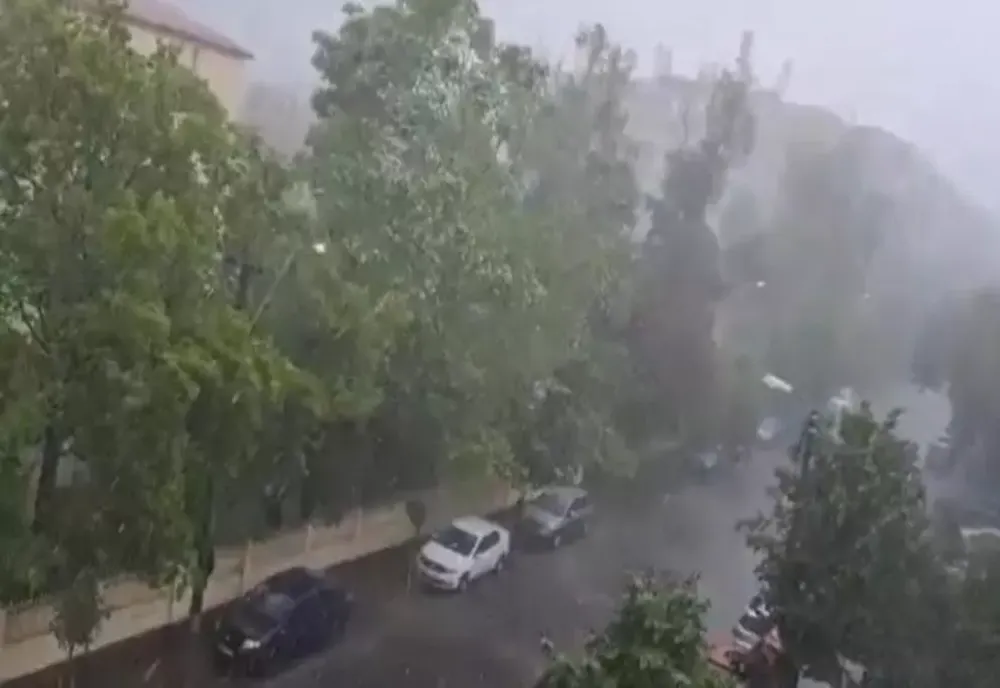 AVERTIZARE COD GALBEN EMISĂ DE ANM. SUNT AȘTEPTATE FURTUNI ÎN PESTE JUMĂTATE DIN ȚARĂ 