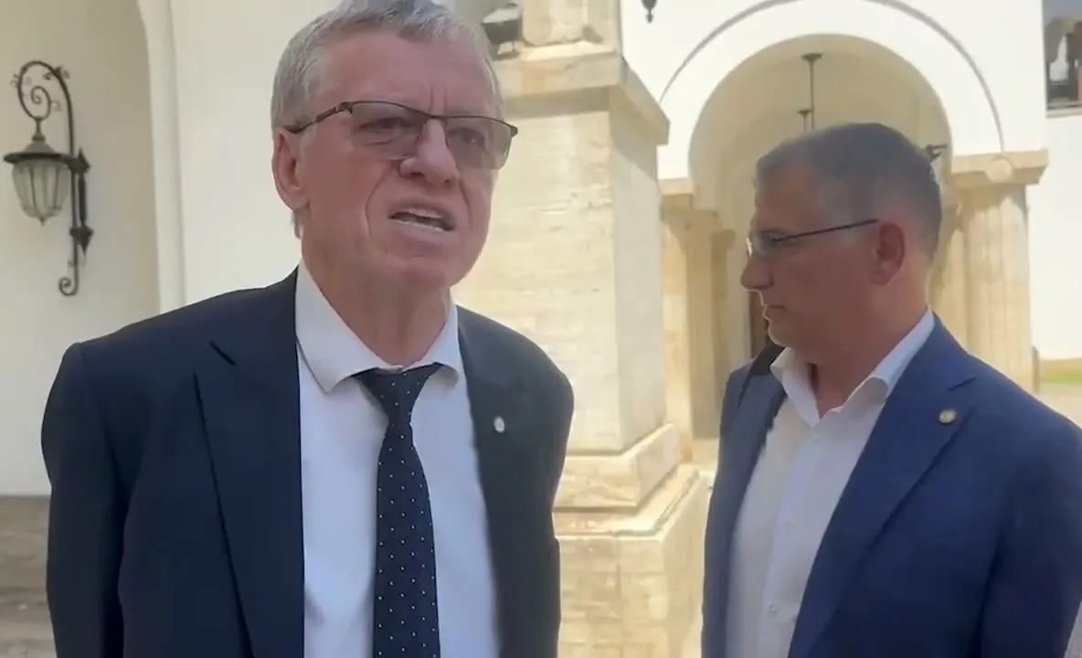 Avertisment din educație: „Legea lui Bolojan” ar putea lăsa România fără profesori, susțin sindicaliștii