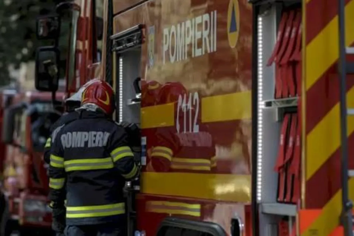 Incendiu în Bistrița-Năsăud. Flăcările au mistuit mai multe gospodării