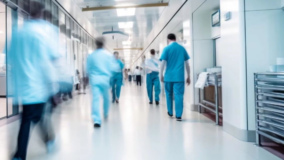 Premieră în instanță: bărbat condamnat la închisoare cu executare pentru agresarea unui medic în timpul serviciului