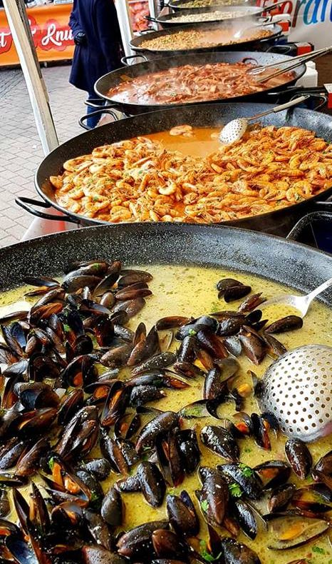 Bunătăți din fructe de mare la Festivalul Mediteranean, astăzi și mâine, pe pietonalul Liviu Rebreanu din Bistrița (FOTO)