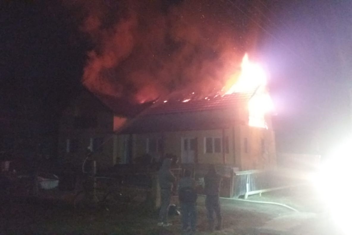 A doua noapte de foc pentru pompierii bistrițeni (FOTO)