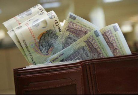 Primăria Bistrița acordă două burse de merit în valoare de 500 de lei fiecare. Din 26 august, candidații pot depune dosarele