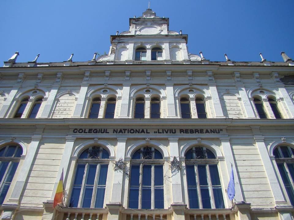 După vizita ministrului Ecaterina Andronescu, autoritățile din Bistrița-Năsăud sunt încrezătoare că se vor găsi soluții pentru reabilitarea Colegiului Național Liviu Rebreanu (FOTO)