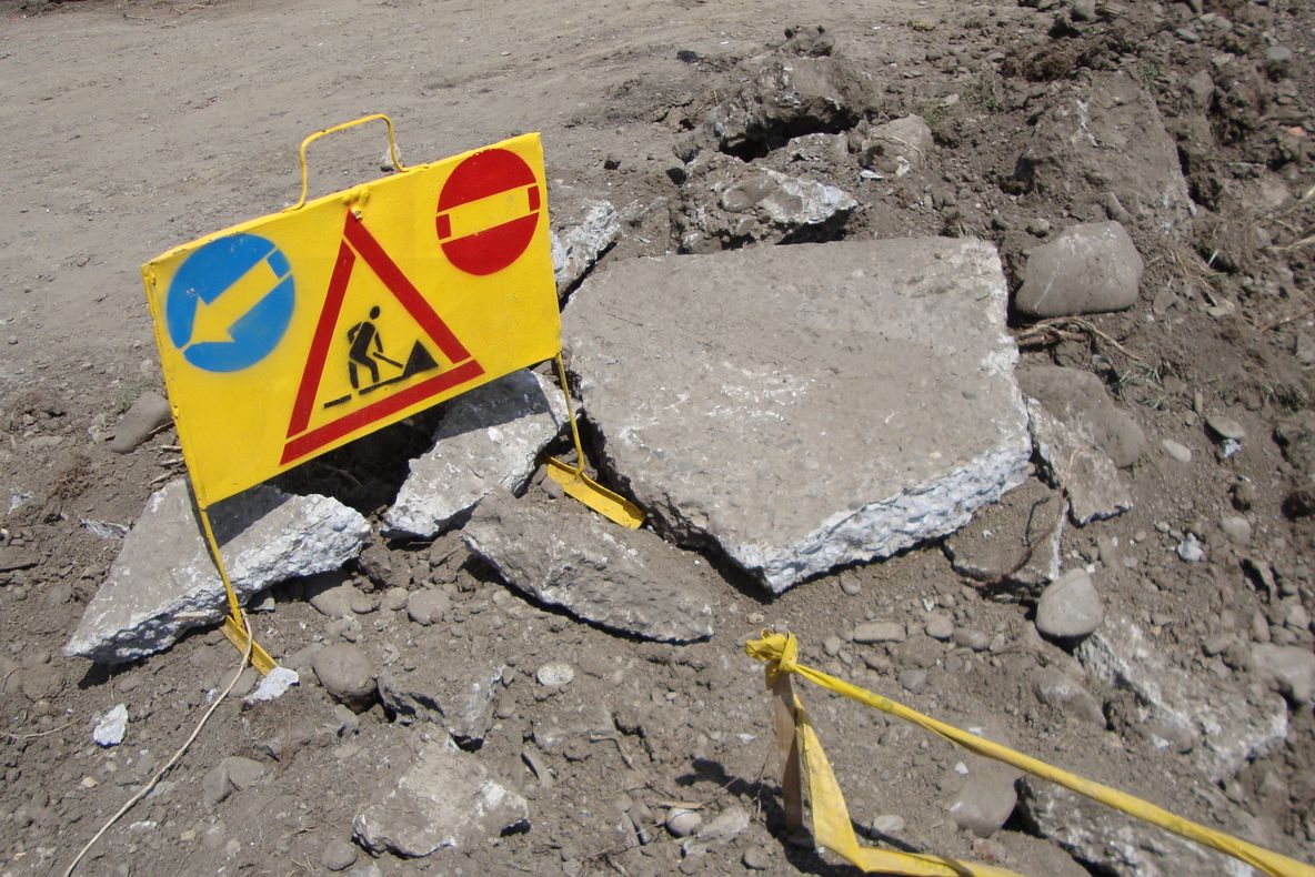 Se sistează furnizarea apei potabile în orașul Sîngeorz-Băi