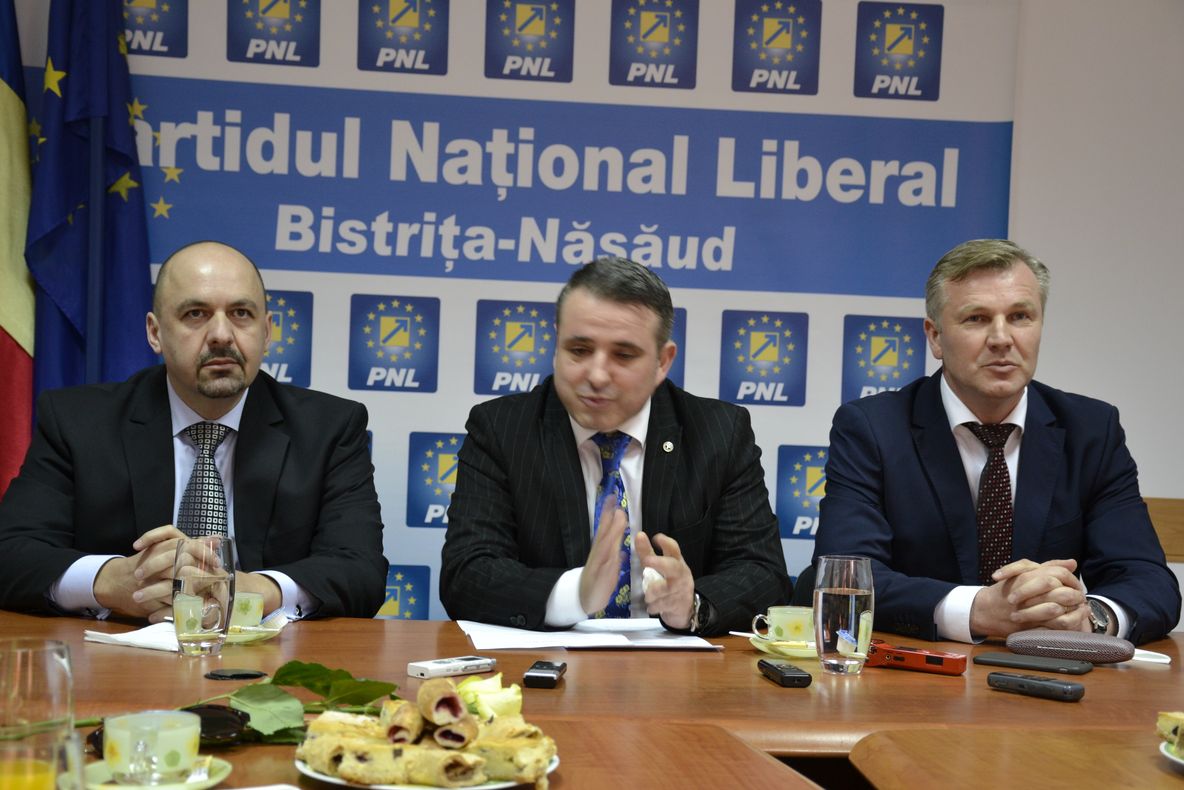 Stadionul cu 10.000 de locuri în Complexul Wonderland din Bistrița, ”o fumigenă”, în opinia liberalului Stelian Dolha