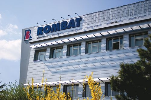 Salarii mai mari pentru angajații companiei Rombat - important producător de pe piața de acumulatori auto