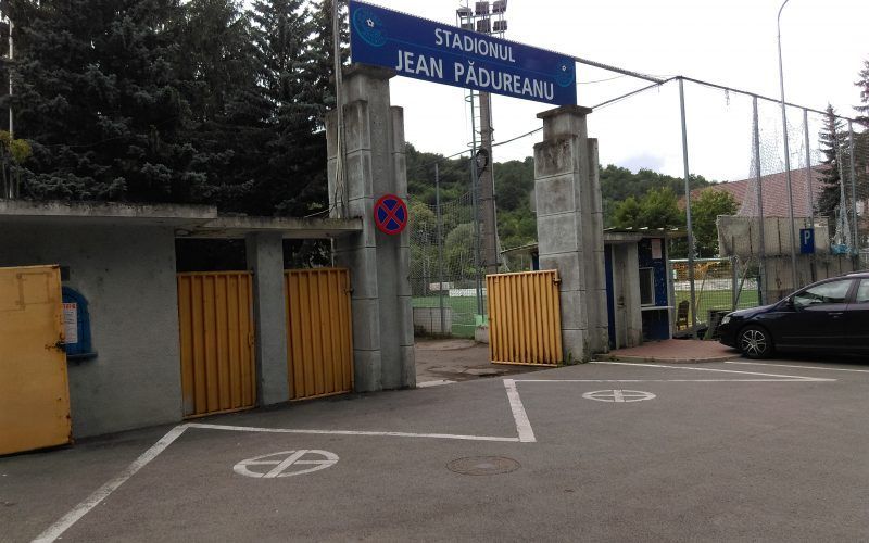 Se cere organizarea unui referendum local prin care bistrițenii să își exprime punctul de vedere cu privire la dărâmarea Stadionului Jean Pădureanu