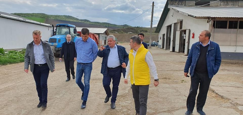 Europarlamentarul Daniel Buda, la discuții cu fermieri și oameni de afaceri din județul Bistrița-Năsăud (FOTO)