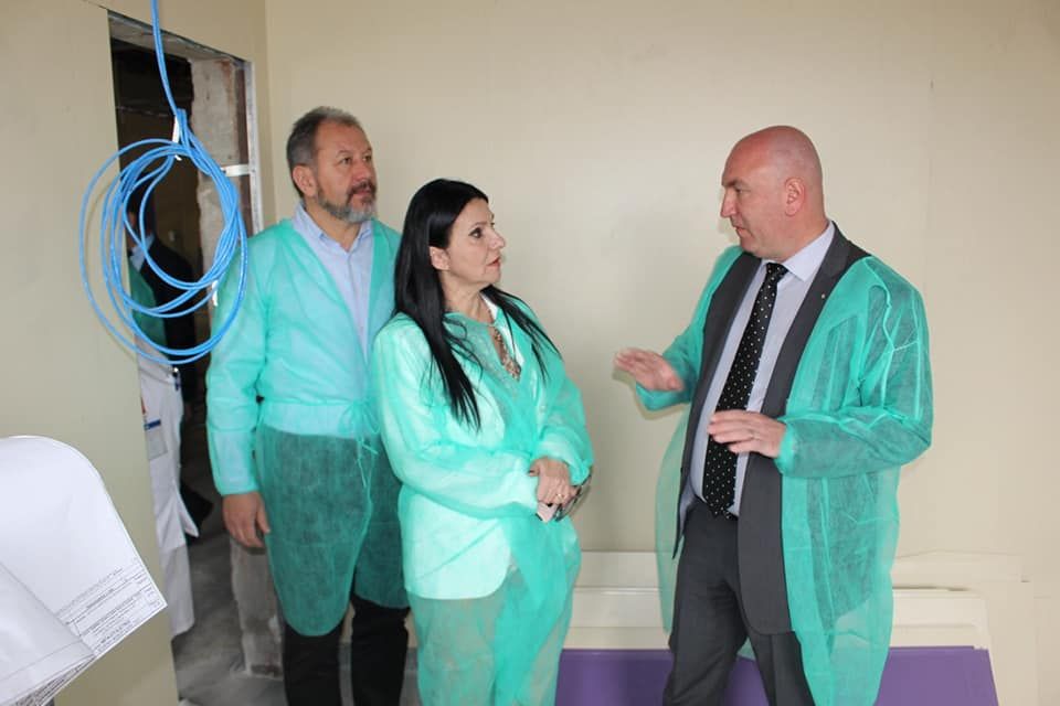 Ministrul Sănătății, Sorina Pintea, în vizită pe șantierul Secției ATI de la Spitalul Județean de Urgență Bistrița (FOTO)