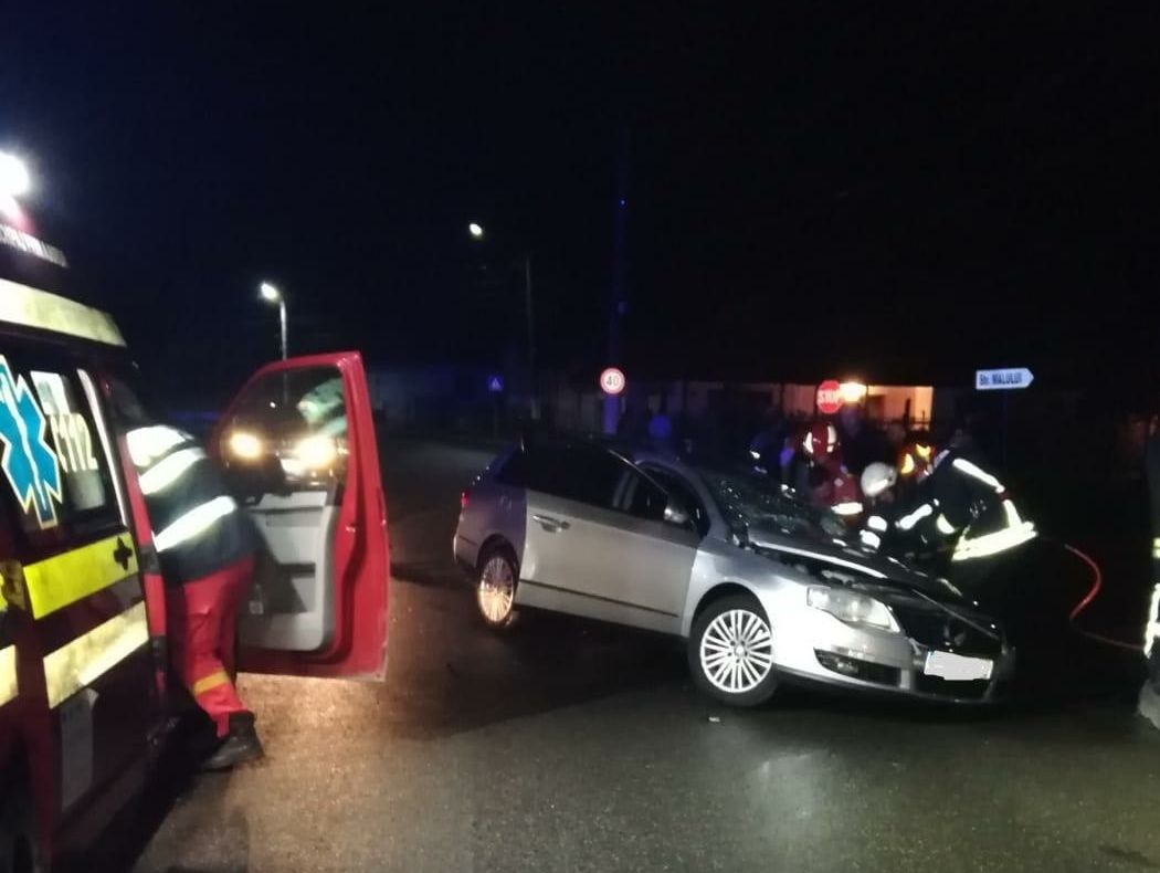 Un tânăr de 19 ani a fost grav rănit într-un accident rutier produs în Bistrița-Năsăud, în noaptea de Înviere