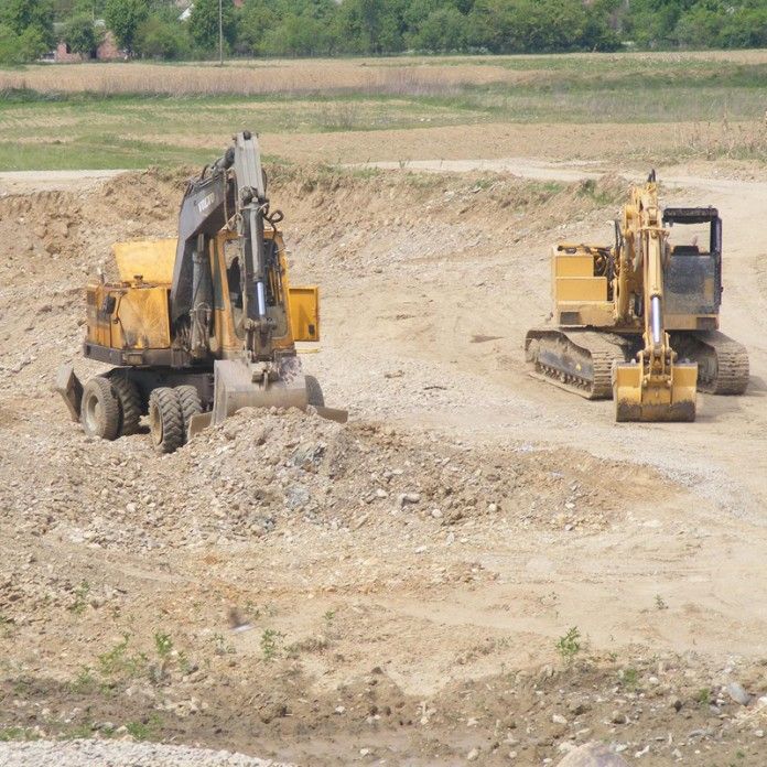 Exploatări ilegale pe malurile cursurilor de apă din Bistrița-Năsăud! S-a lăsat cu dosare penale