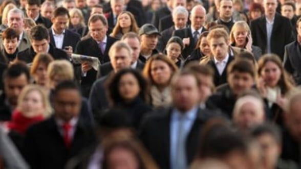 Peste 72.000 de bistrițeni au un loc de muncă! Care este salariul mediu în județ și în ce domenii se câștigă cel mai bine