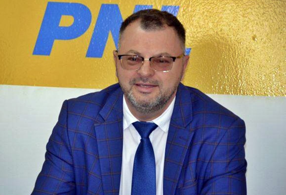 Liderul PNL Bistrița, Sorin Hangan, critici dure la adresa viceprimarului Cristian Niculae: Mii de bistrițeni ar putea fi primari mai buni decât el! Nu este în stare să aibă nicio idee proprie pentru dezvoltarea municipiului Bistrița