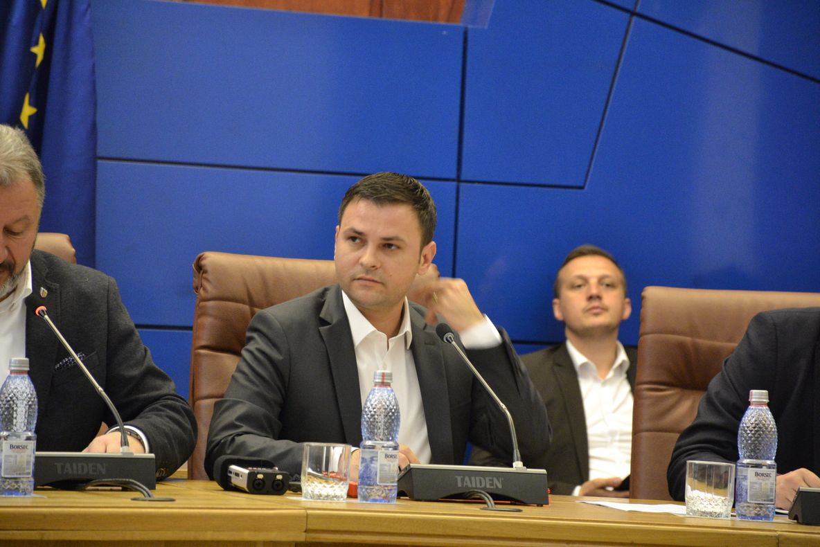 Colegiul Național Liviu Rebreanu va fi reabilitat, a dat asigurări, la Bistrița, viceprim-ministrul Daniel Suciu. În două luni se la urca licitația pe SICAP (VIDEO)