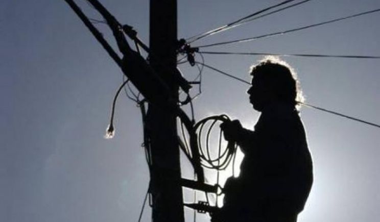 Opt bistrițeni, prinși că au furat curent electric! Acum au dosar penal