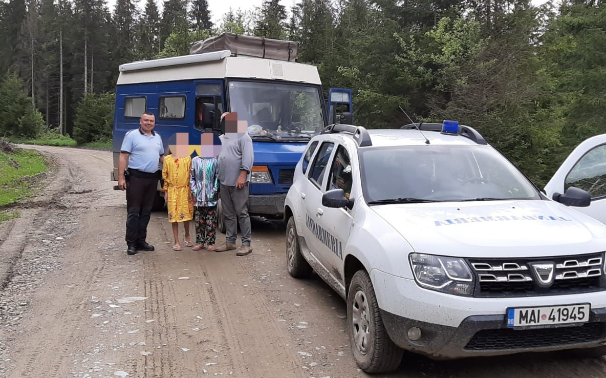 Turiști olandezi, blocați în Pasul Rotunda din Bistrița-Năsăud (FOTO)