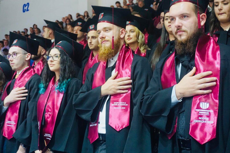 Extensia Bistrița a Univesității Tehnice din Cluj-Napoca a dat o nouă generație de ingineri (FOTO)