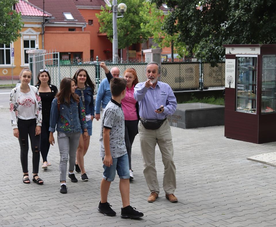 Elevi din Dubăsari, Republica Moldova, la Mediateca Bibliotecii Judeţene "George Coşbuc"