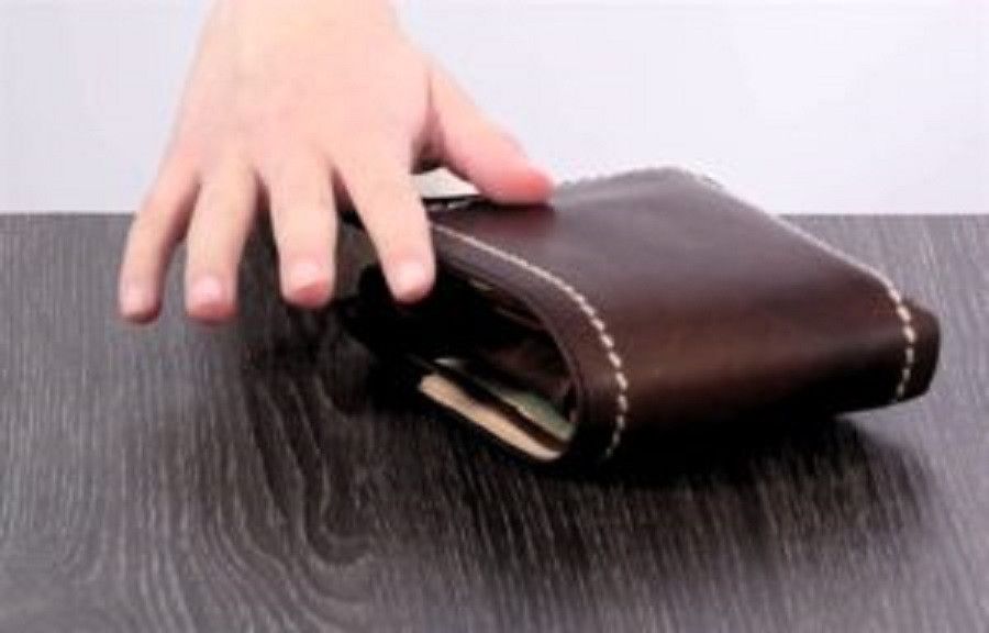 A furat bani dintr-o casă de vacanță! Proprietarul lăsase ușa deschisă