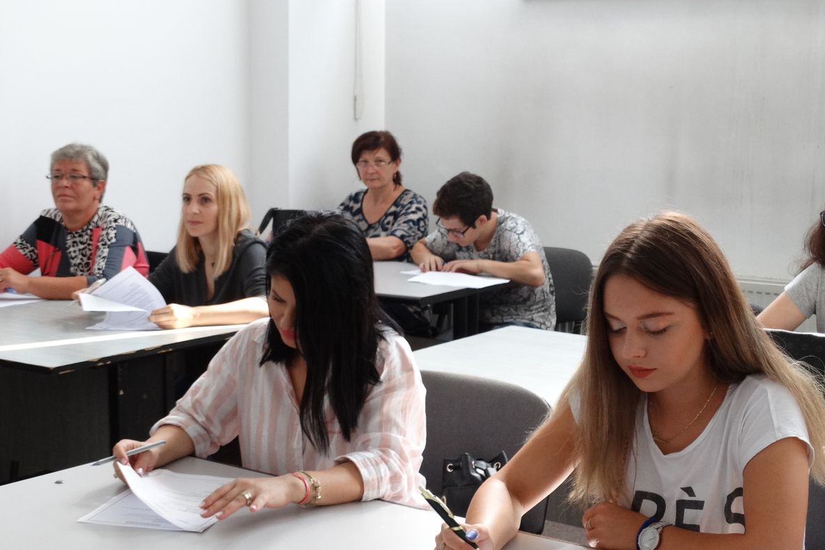 15 bistrițeni, absolvenți ai unui curs de formare profesională în meseria de patiser