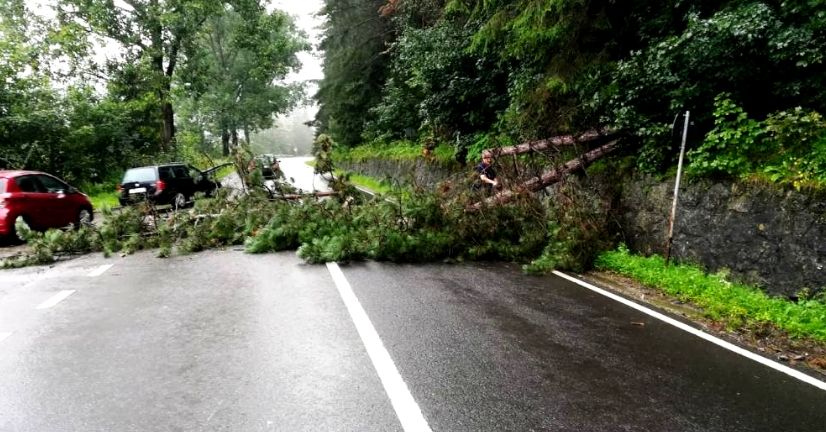 Două drumuri județene din Bistrița-Năsăud, blocate