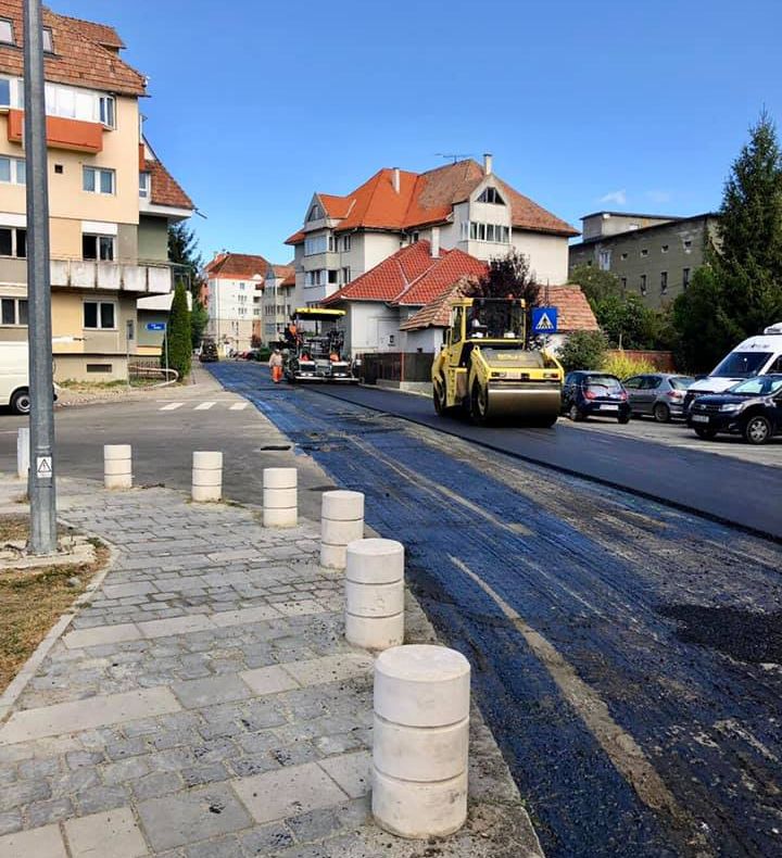 Străzile din zona centrală a municipiului Bistrița, asfaltate (FOTO)