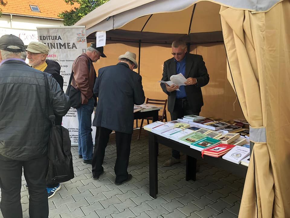 Târgul de carte ”CoșBook”, deschis la Biblioteca Județeană Bistrița-Năsăud (FOTO)