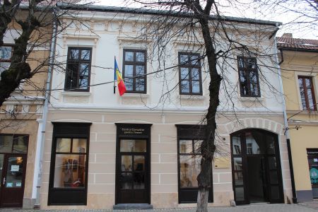 Centrul Comunitar pentru Tineret organizează cursuri gratuite pentru tinerii din Bistrița