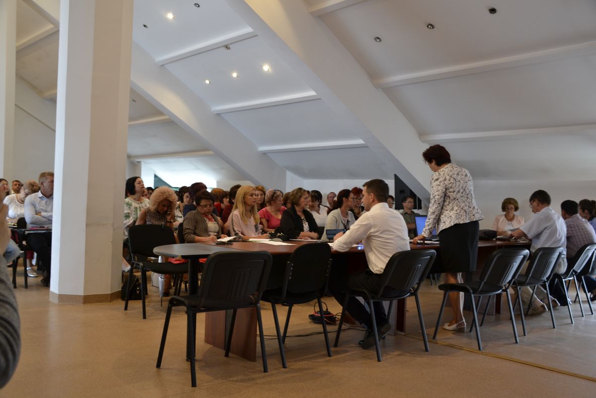 Pregătiri pentru începutul noului an școlar. Ce mesaje le-a transmis șeful ISJ Bistrița-Năsăud directorilor unităților de învățământ?