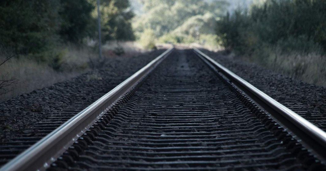 Trafic feroviar întrerupt în Bistrița-Năsăud după ce un tren personal a lovit mai multe animale