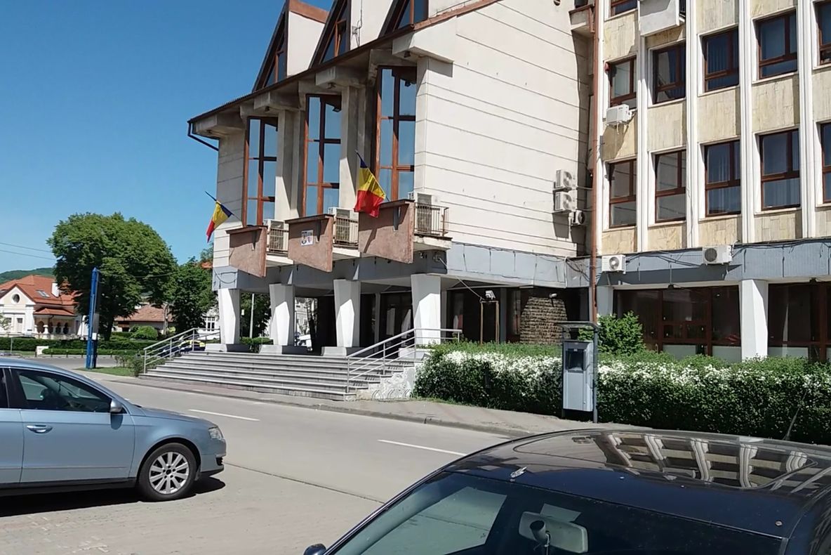 Cu peste 270.000 de euro, Consiliul Județean Bistrița-Năsăud cumpără un teren în zona centrală a orașului