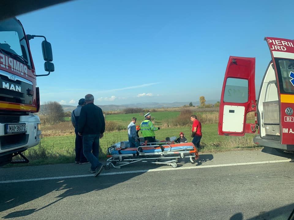 Accident pe DN 17, între Șintereag și Beclean! Un șofer băut a ieșit cu mașina în decor și a ajuns într-un capăt de pod