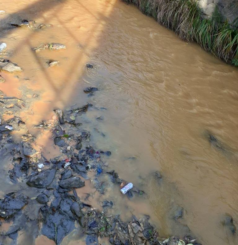 Poluarea accidentală de la mina din Valea Vinului a încetat! Ce măsuri s-au luat