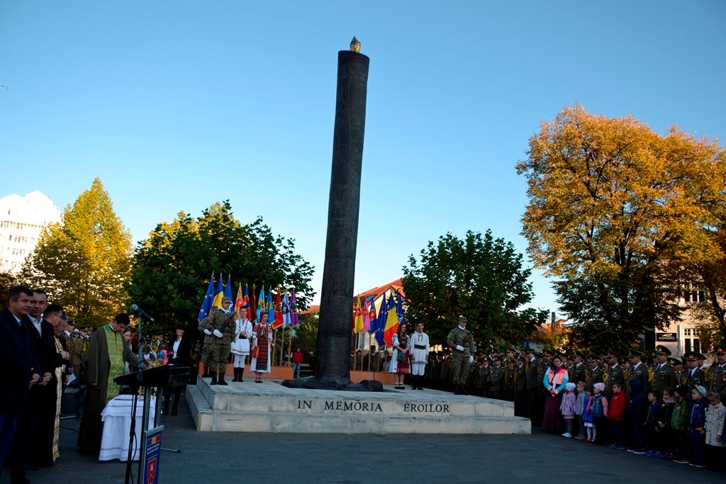 Ziua Armatei României, sărbătorită la Monumentul Eroilor din Bistrița (FOTO/VIDEO)
