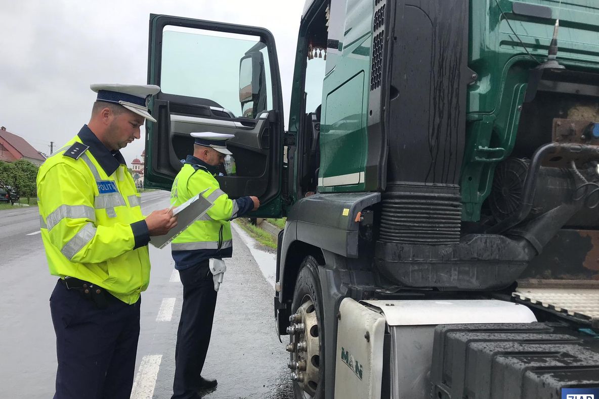 Poliția anunță ample controale în trafic. Sunt vizați transportatorii de persoane și mărfuri