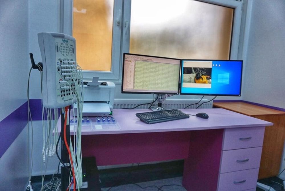 După aproape 4 decenii de funcționare, electroencefalograful din dotarea Spitalului Județean de Urgență Bistrița a fost înlocuit cu unul nou