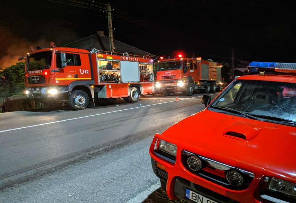 Un cazan de fiert țuică a fost cuprins de flăcări