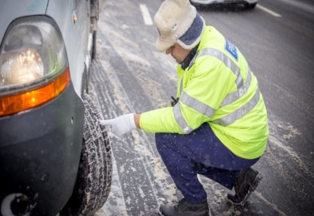 Drumurile din Bistrița-Năsăud, curățate! Ce recomandări transmit polițiștii