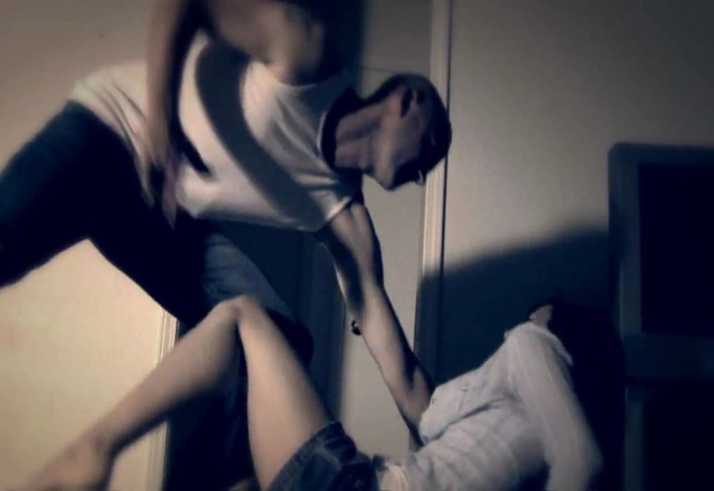 Dosar penal și ordin de protecție pentru un bistrițean agresiv cu soția și fiica!