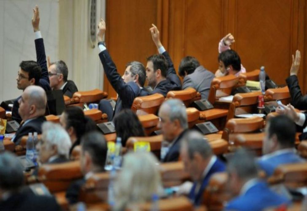 Pensiile speciale, ELIMINATE de Parlament! Care sunt categoriile "văduvite"