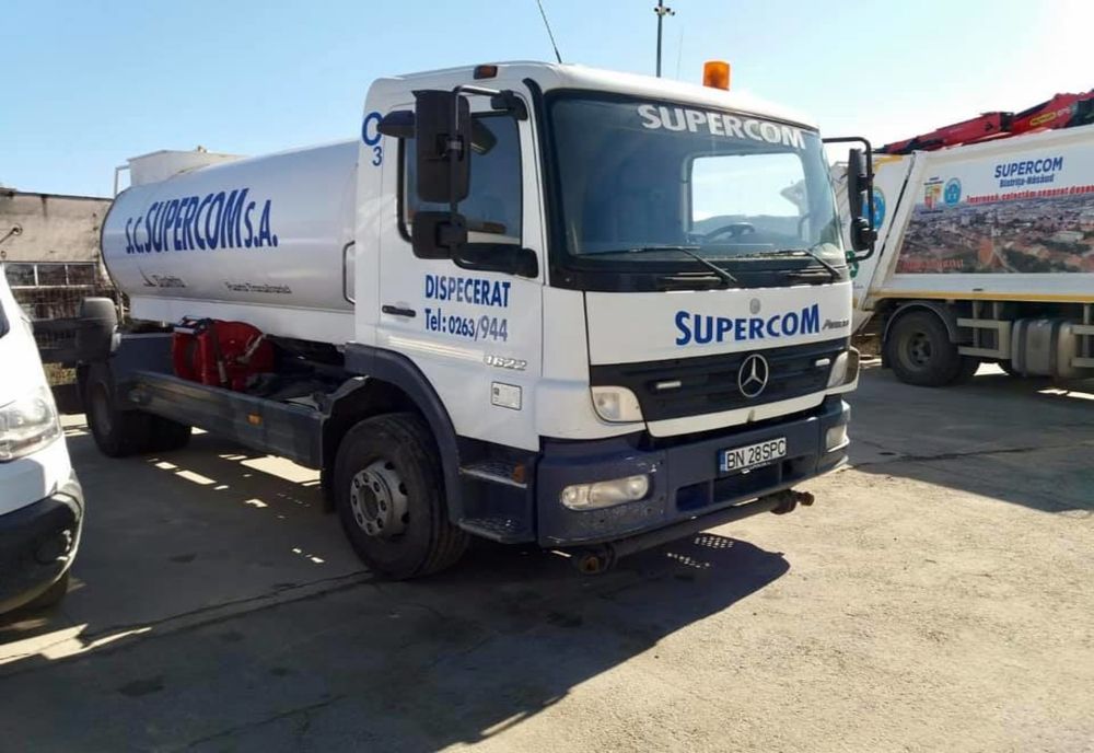 Municipalitatea bistrițeană a decis spălarea străzilor cu soluție pe bază de clor! Apelul viceprimarului Niculae către administratorii de asociații