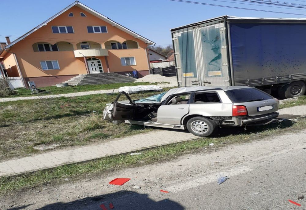 Accident rutier pe DN 17C, în localitatea Dumitra! Două persoane au ajuns la spital