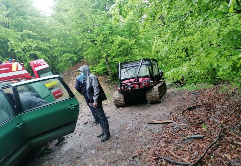 Femeie rănită, preluată de paramedicii SMURD într-o zonă greu accesibilă