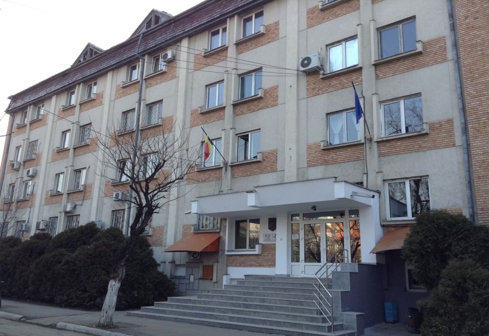 Polițist din cadrul IPJ Bistrița-Năsăud, reținut de DNA, pentru luare de mită și trafic de influență