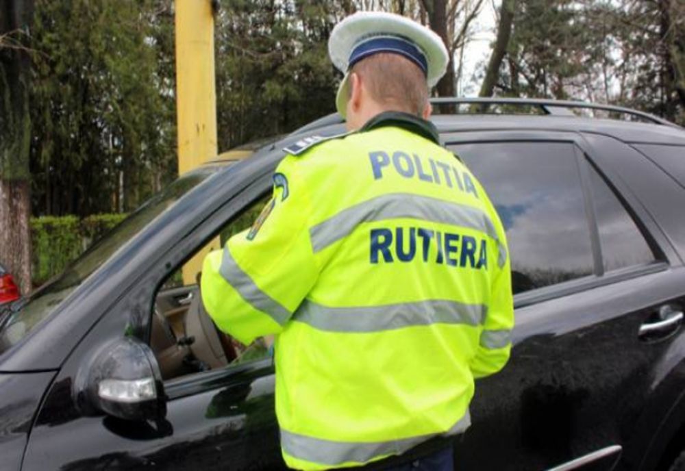 Tânăr din Rebrișoara, prins la volan fără permis! Mașina avea numerele expirate