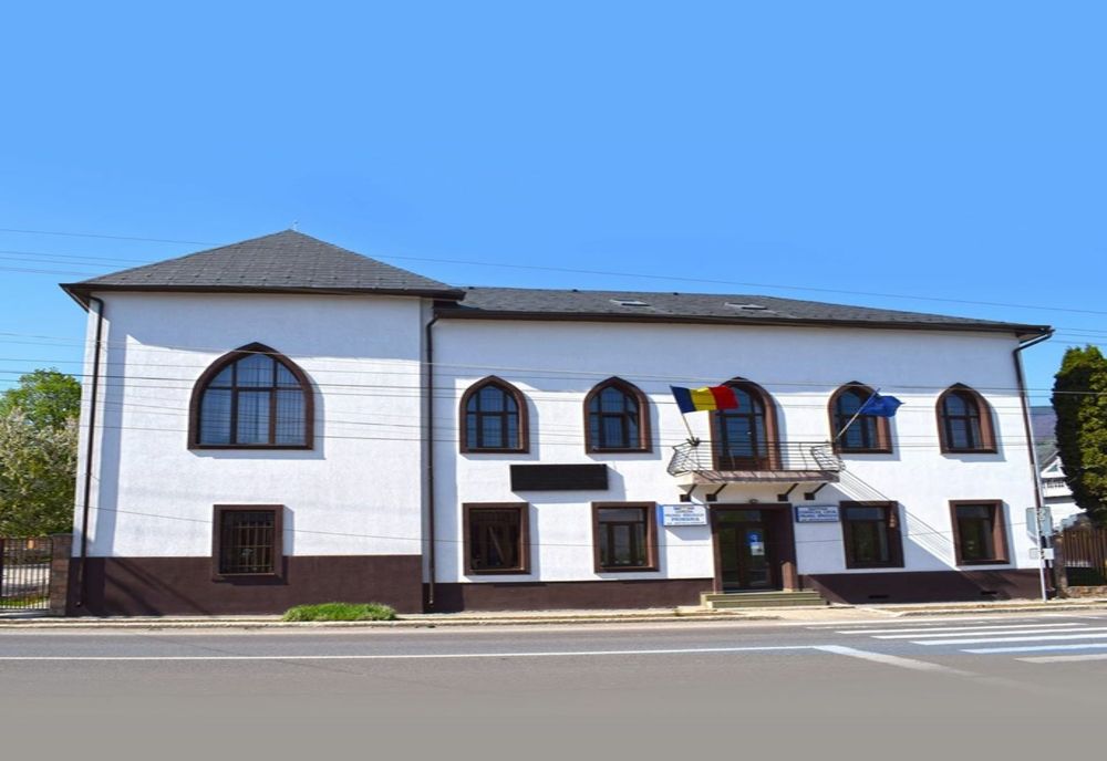 Liberalii, amendați de Primăria Prundu Bârgăului! Au montat bannere electorale fără autorizațiile prevăzute de lege